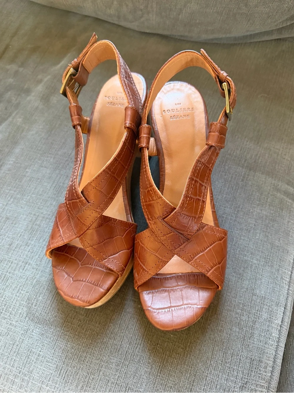 Sezane Women’s Brown Leather Platform Sandals size 39 like new perfect for fall